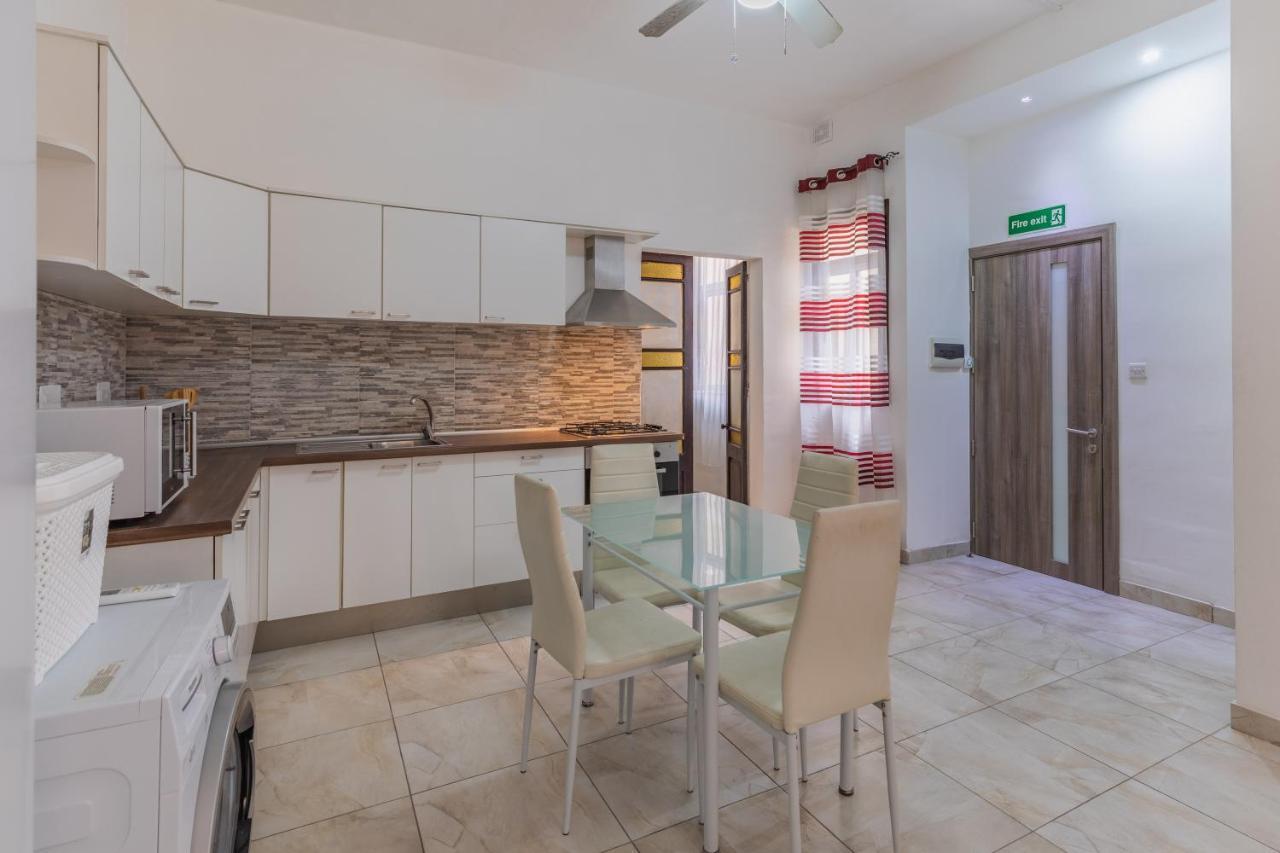 Bormla - Comfortable Two Bedroom Apartment Cospicua Extérieur photo